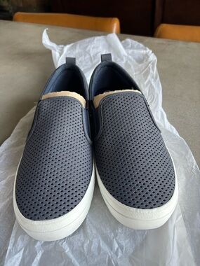 Sperry Navy Perforated Slip-On genuine leather Sneakers with White Sole